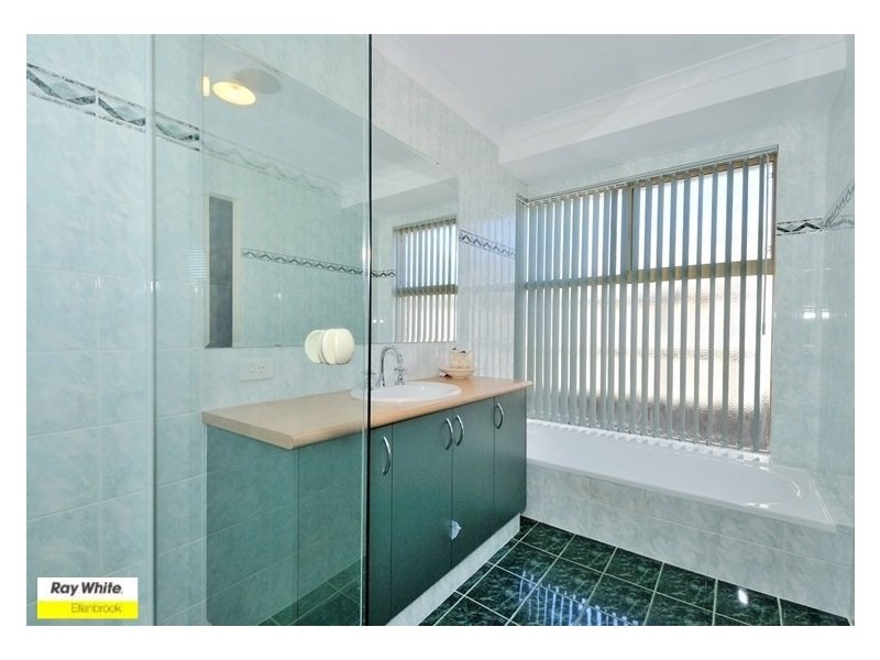 20 Sandown Circle, Henley Brook WA 6055