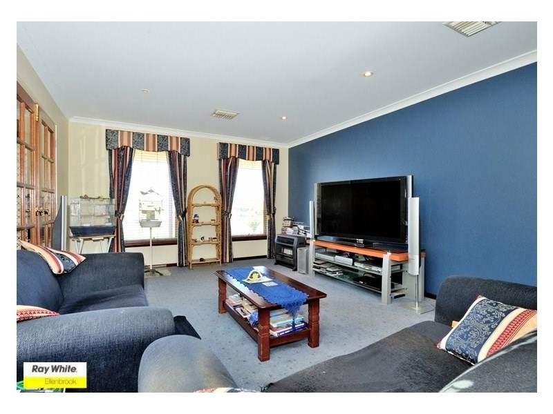 20 Sandown Circle, Henley Brook WA 6055