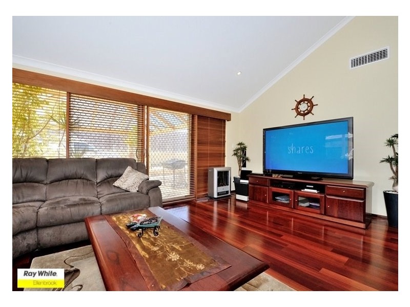 20 Sandown Circle, Henley Brook WA 6055