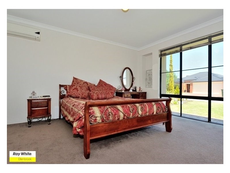 14 Pirianda Way, Aveley WA 6069