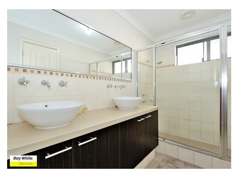 14 Pirianda Way, Aveley WA 6069