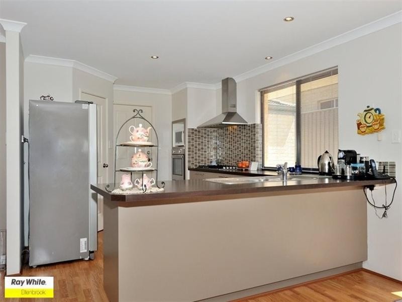 14 Pirianda Way, Aveley WA 6069