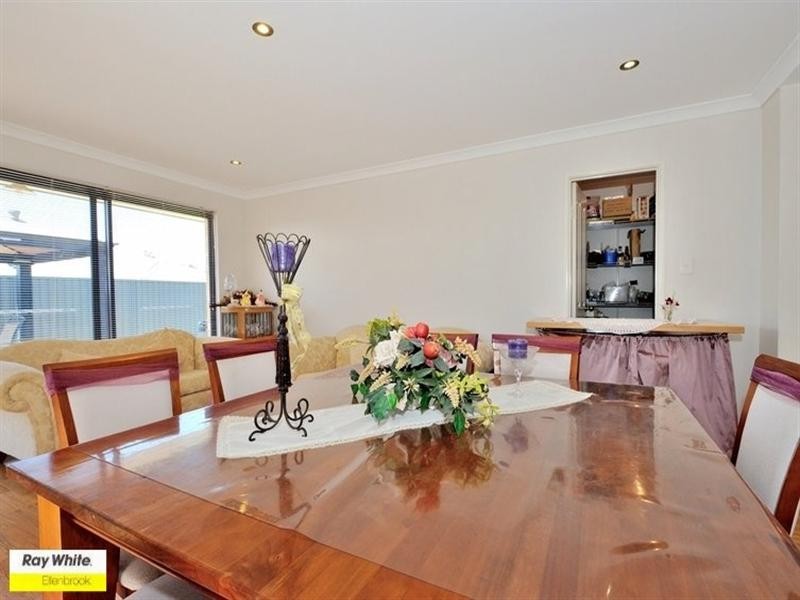 14 Pirianda Way, Aveley WA 6069