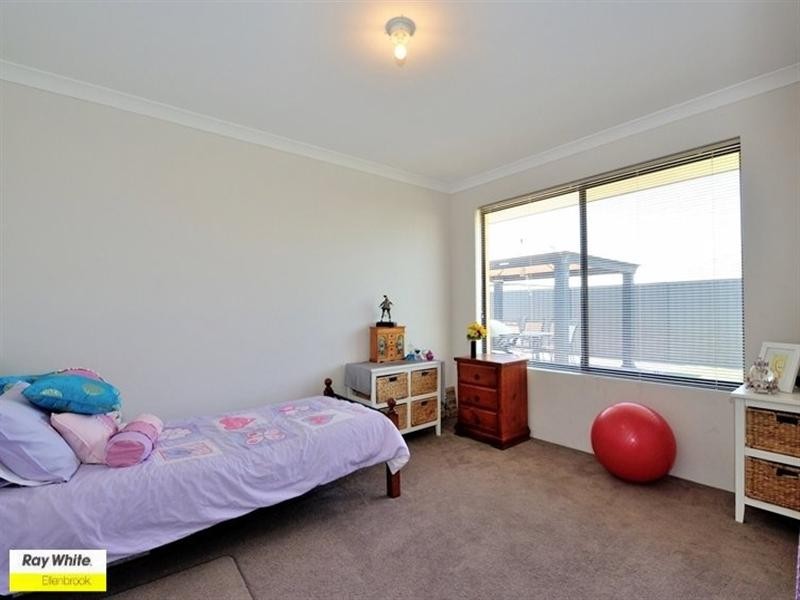 14 Pirianda Way, Aveley WA 6069