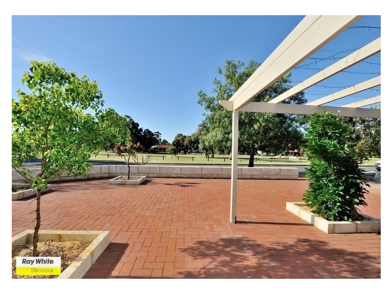 21 Padbury Way, Eden Hill WA 6054