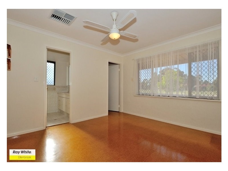 21 Padbury Way, Eden Hill WA 6054