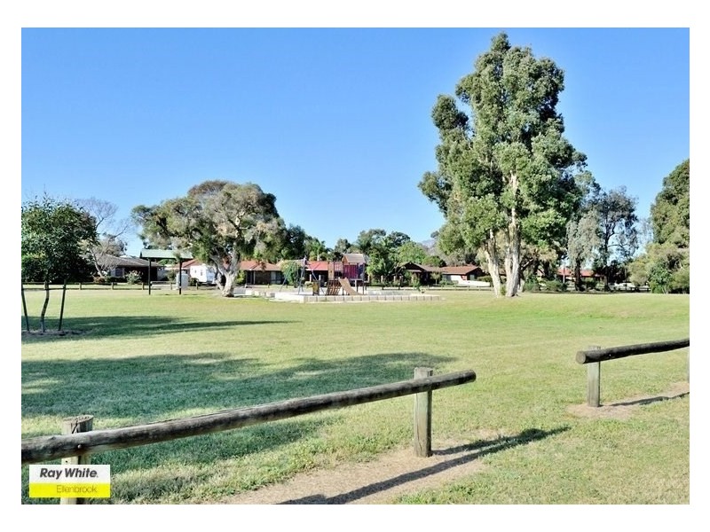 21 Padbury Way, Eden Hill WA 6054