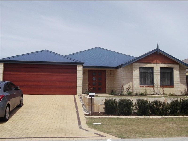 6 Hoyton Close, Ellenbrook WA 6069
