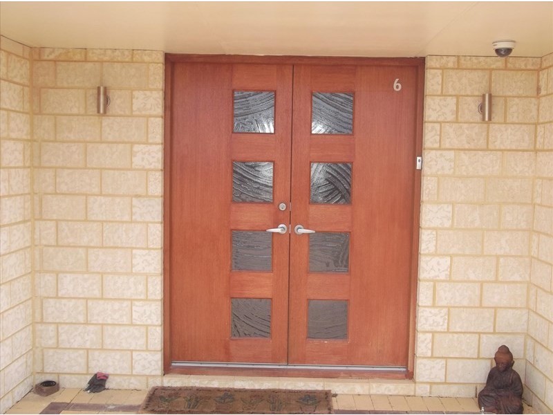 6 Hoyton Close, Ellenbrook WA 6069