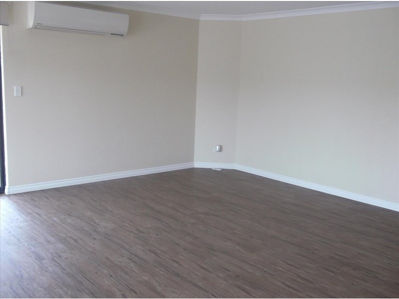 6 Hoyton Close, Ellenbrook WA 6069