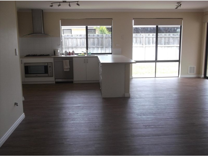 6 Hoyton Close, Ellenbrook WA 6069