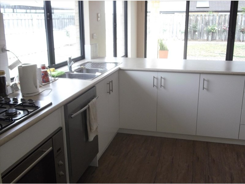 6 Hoyton Close, Ellenbrook WA 6069