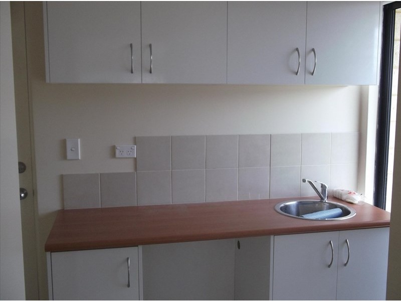 6 Hoyton Close, Ellenbrook WA 6069