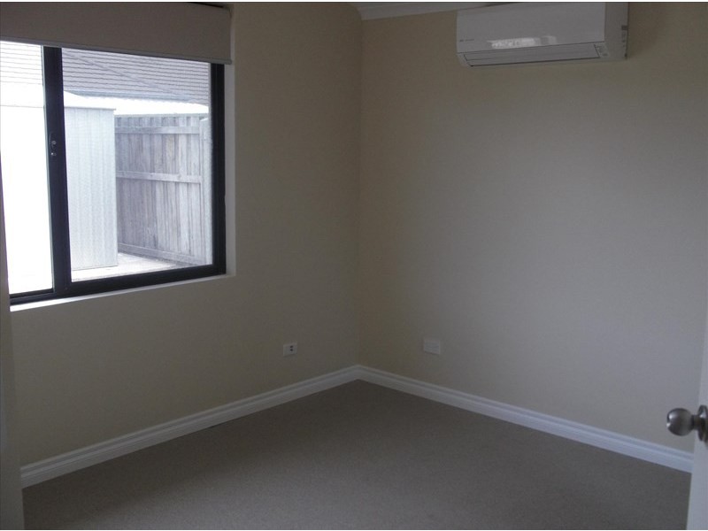 6 Hoyton Close, Ellenbrook WA 6069