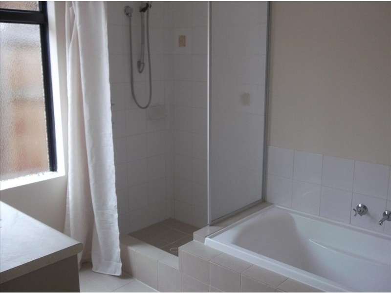 6 Hoyton Close, Ellenbrook WA 6069