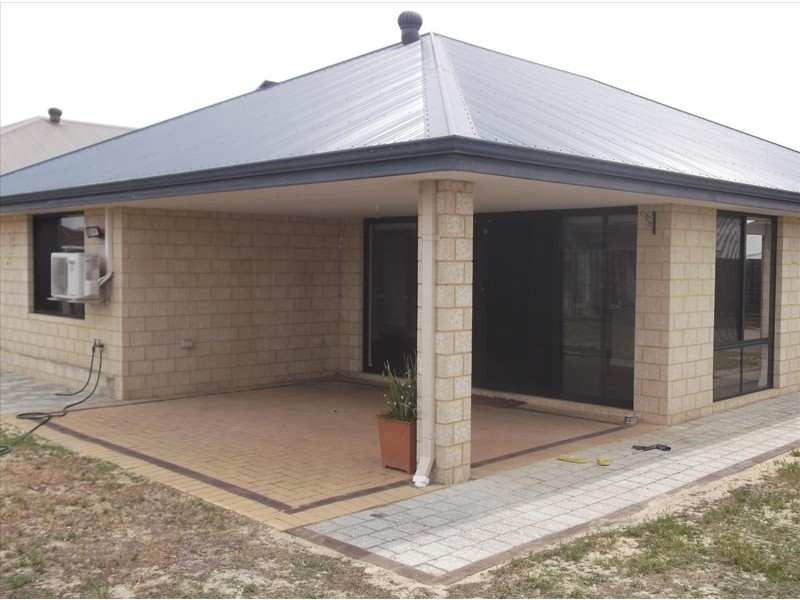 6 Hoyton Close, Ellenbrook WA 6069