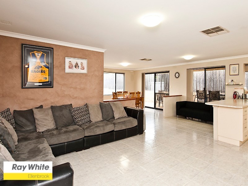 27 Granesse Drive, Ellenbrook WA 6069