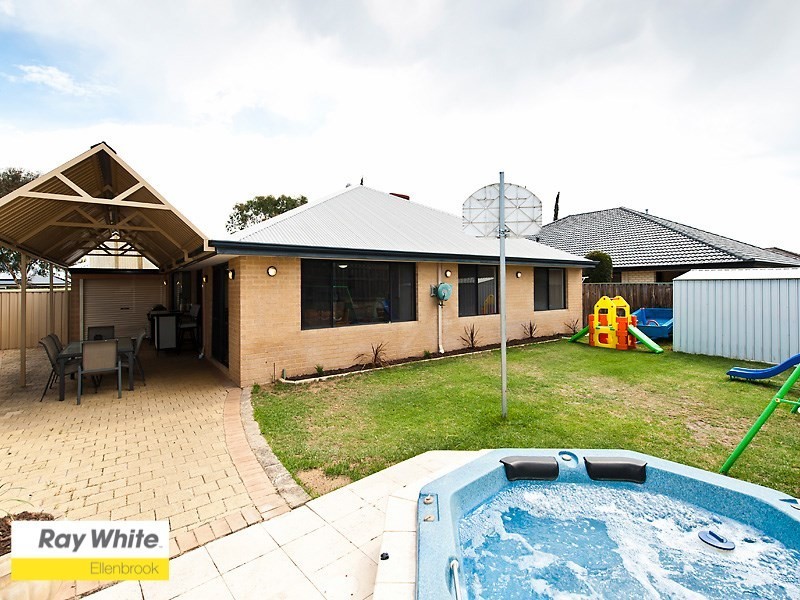 27 Granesse Drive, Ellenbrook WA 6069