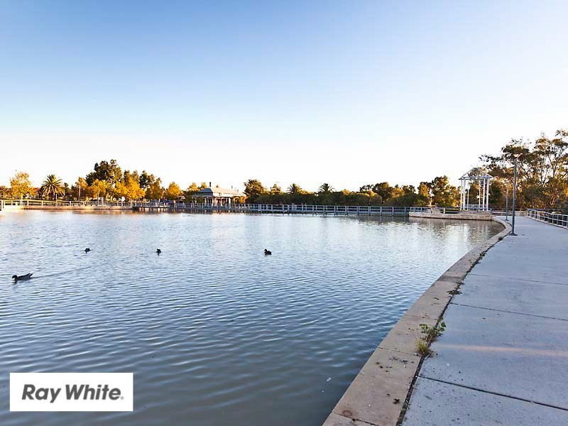 8 Moulton Trail, Ellenbrook WA 6069