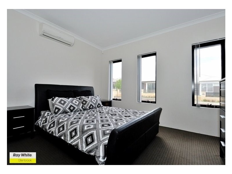 10 Celadon Terrace, Aveley WA 6069