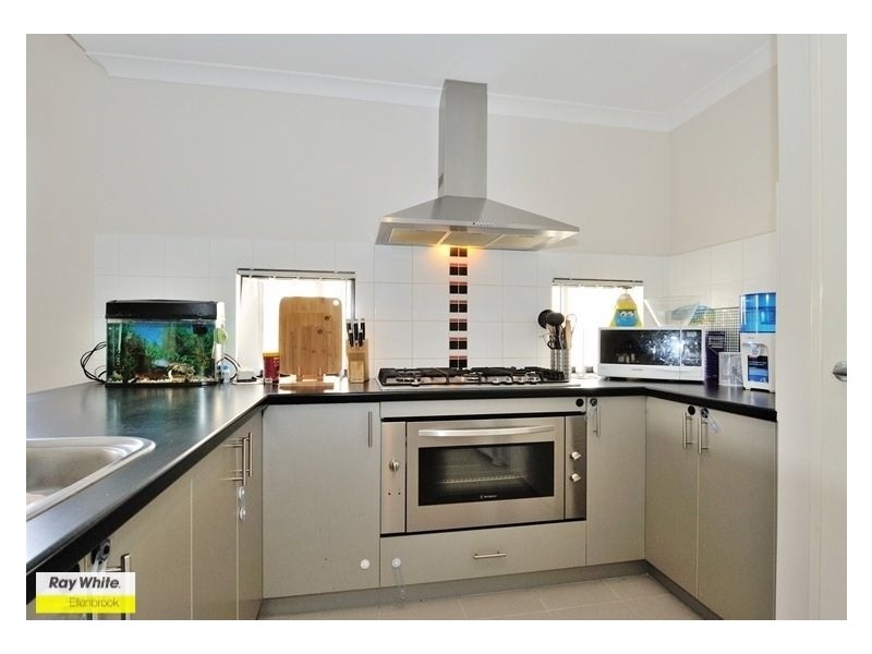 10 Celadon Terrace, Aveley WA 6069