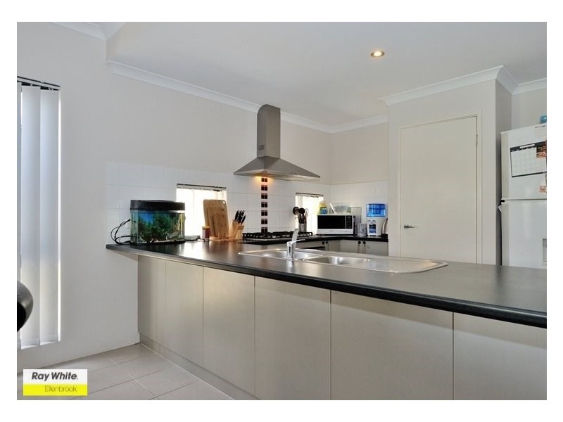 10 Celadon Terrace, Aveley WA 6069