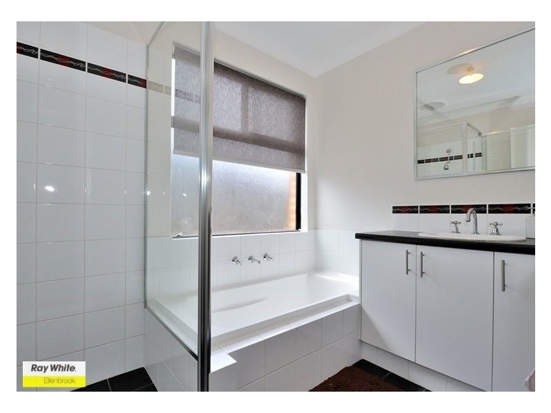 10 Celadon Terrace, Aveley WA 6069