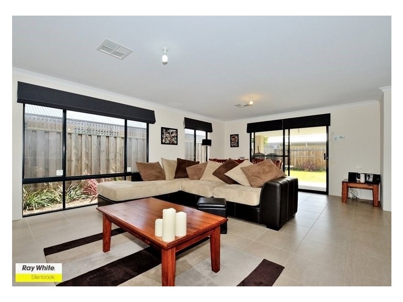 41 Bradshaw Crescent, Ellenbrook WA 6069