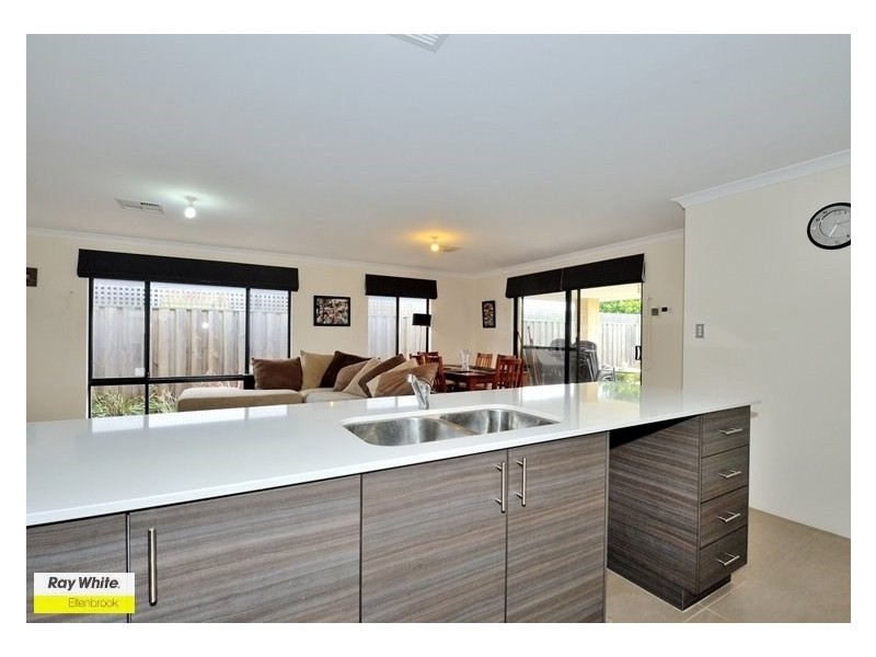 41 Bradshaw Crescent, Ellenbrook WA 6069