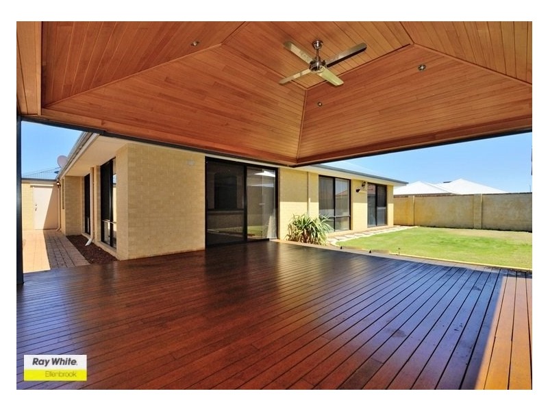3 Redbank Drive, Ellenbrook WA 6069
