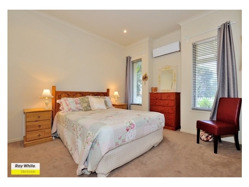 4 Sealey Way, Ellenbrook WA 6069