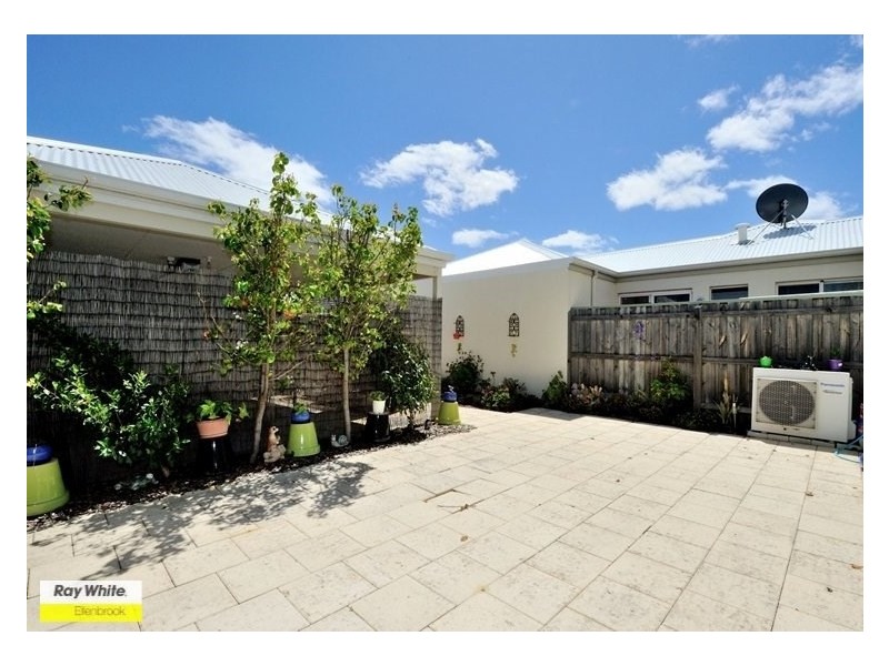 4 Sealey Way, Ellenbrook WA 6069