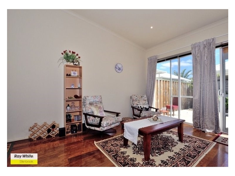 4 Sealey Way, Ellenbrook WA 6069