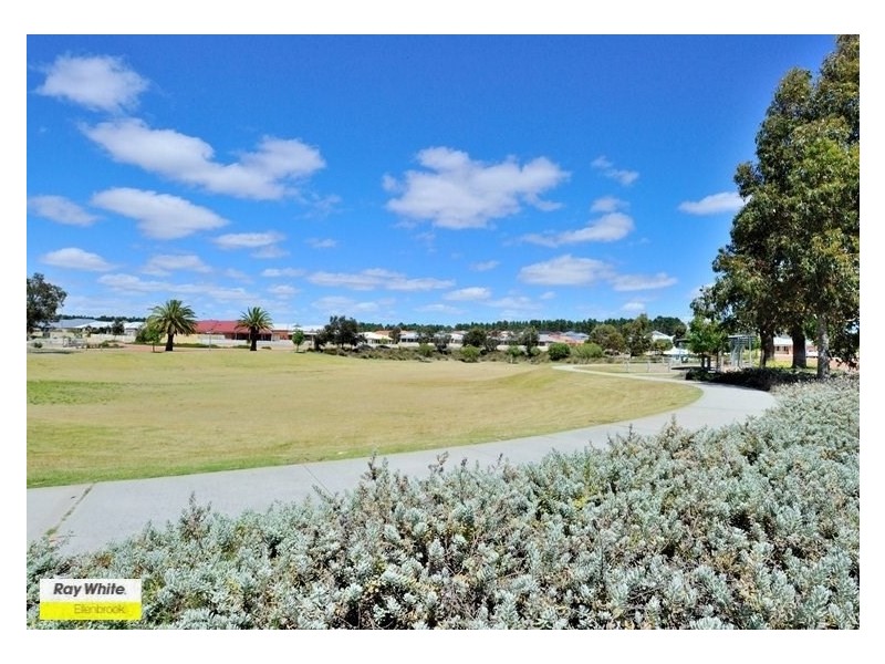 4 Sealey Way, Ellenbrook WA 6069