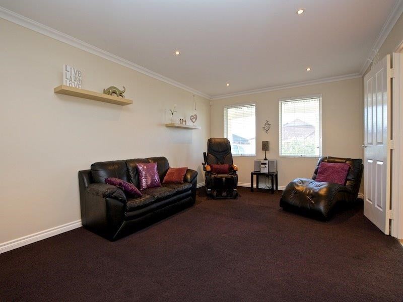 14 Simmonds Pass, Ellenbrook WA 6069