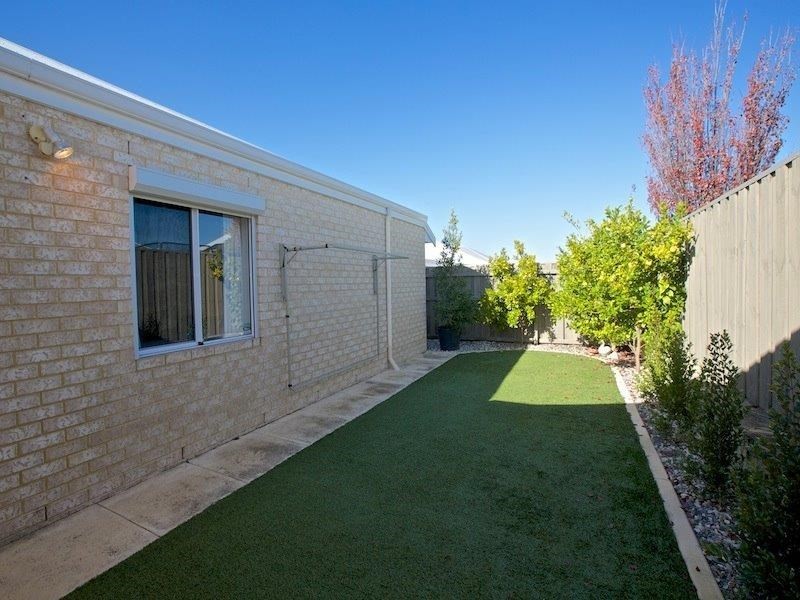 14 Simmonds Pass, Ellenbrook WA 6069