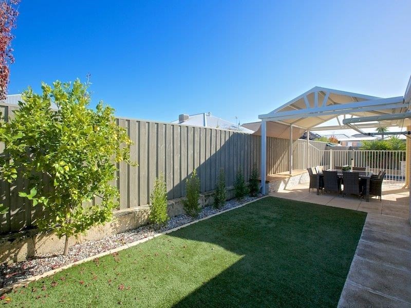 14 Simmonds Pass, Ellenbrook WA 6069