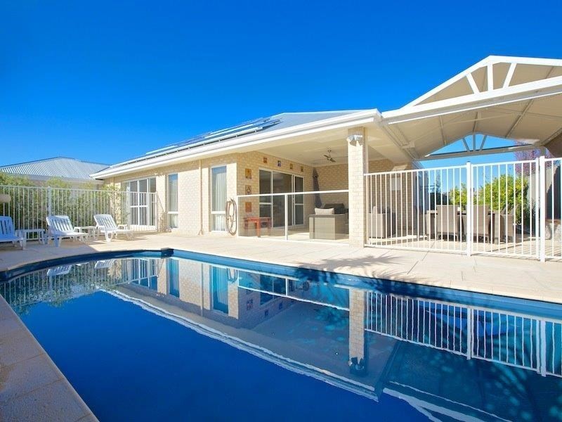 14 Simmonds Pass, Ellenbrook WA 6069