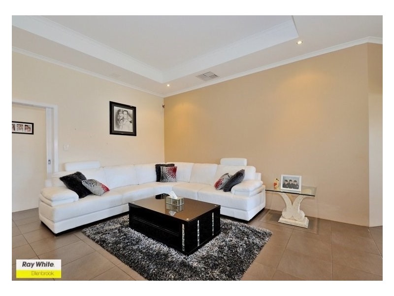 9 Glade Terrace, Ellenbrook WA 6069