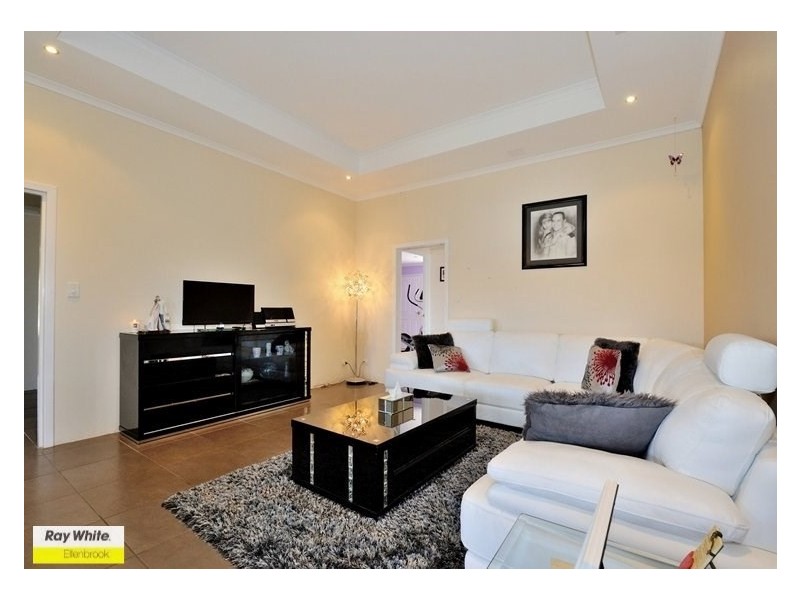 9 Glade Terrace, Ellenbrook WA 6069