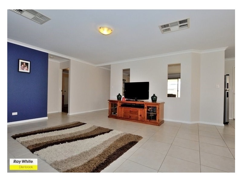 4 Madden Way, Ellenbrook WA 6069