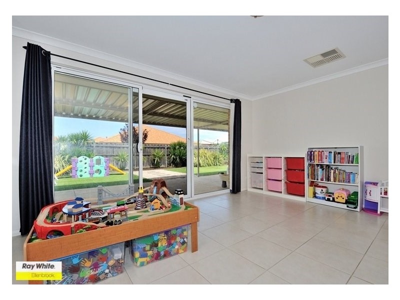 4 Madden Way, Ellenbrook WA 6069