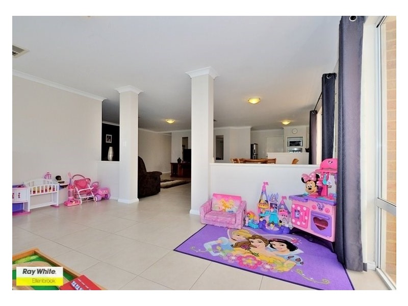 4 Madden Way, Ellenbrook WA 6069