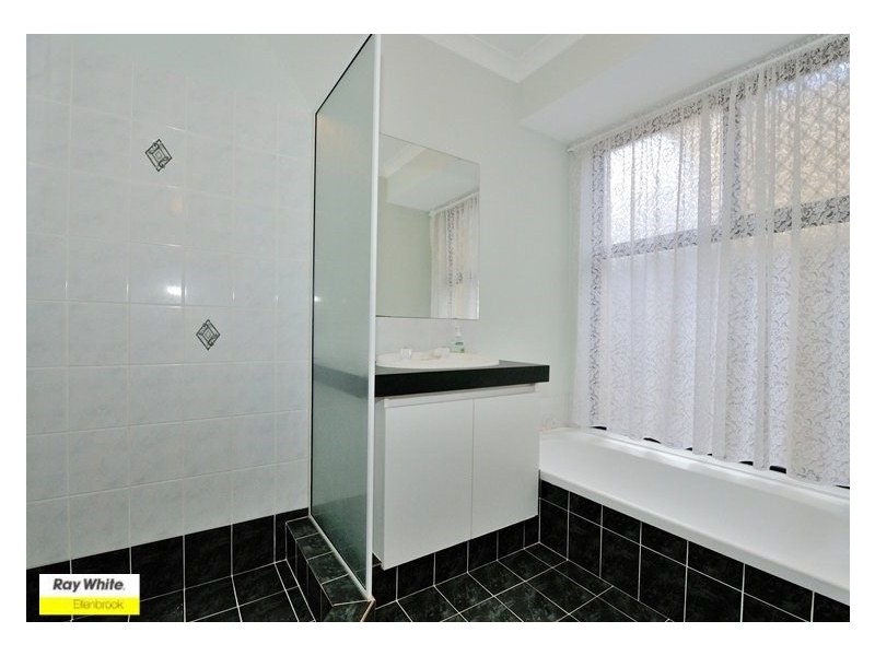 28 St Tropez Vista, Ellenbrook WA 6069