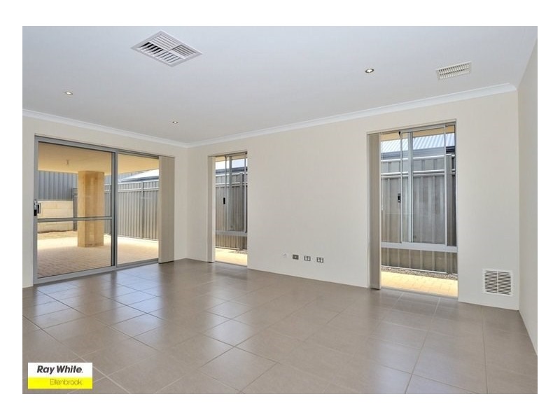 5 Bahama Way, Banksia Grove WA 6031