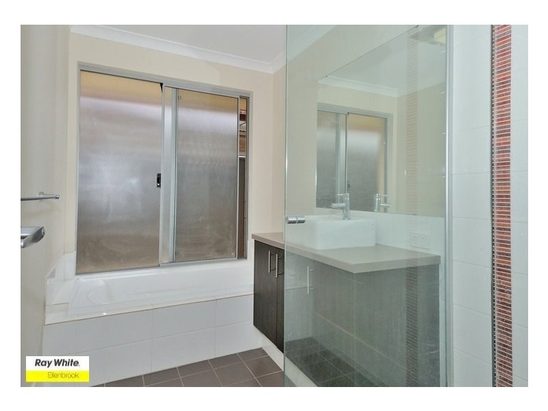 5 Bahama Way, Banksia Grove WA 6031