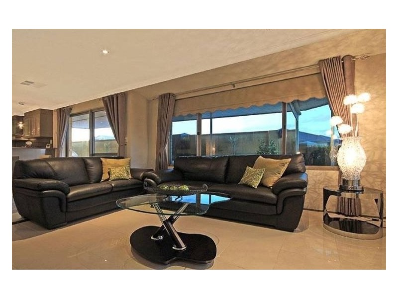 24 Ardmore Parade, Ellenbrook WA 6069