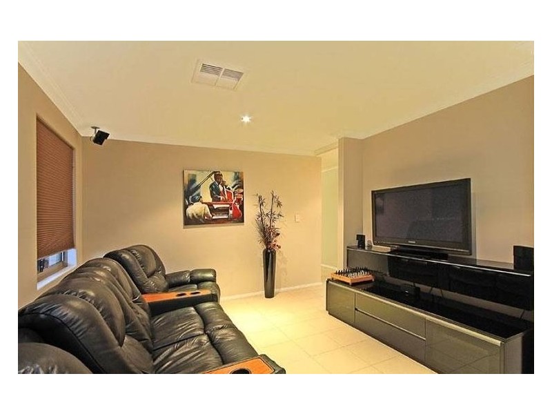 24 Ardmore Parade, Ellenbrook WA 6069