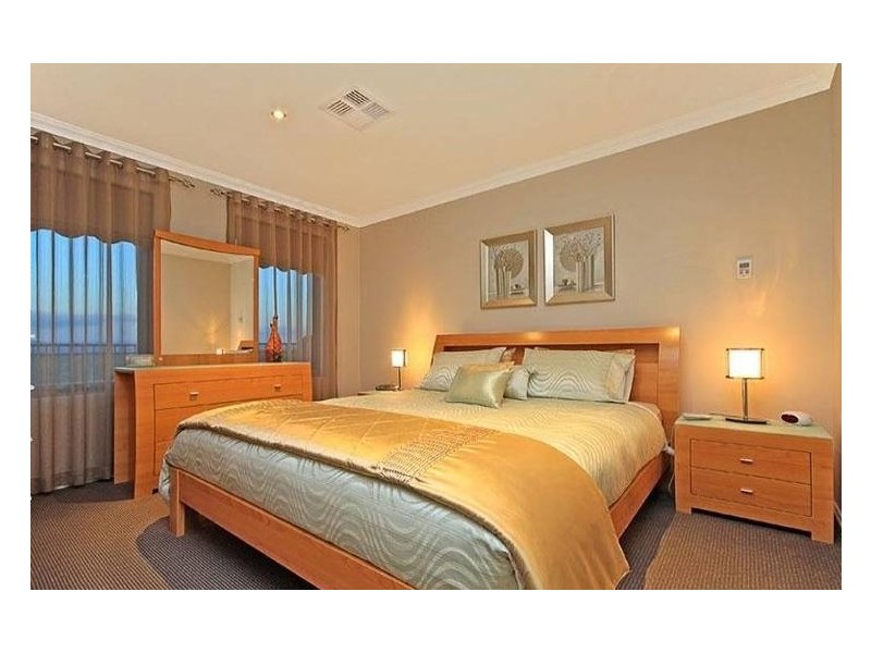 24 Ardmore Parade, Ellenbrook WA 6069