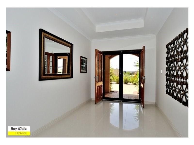 1 Moseley Drive, The Vines WA 6069